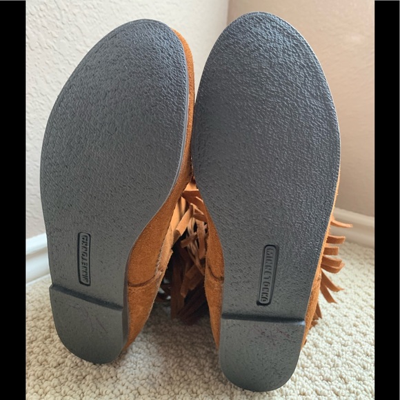 Minnetonka 3-Layer Fringe Boots - Picture 4 of 5